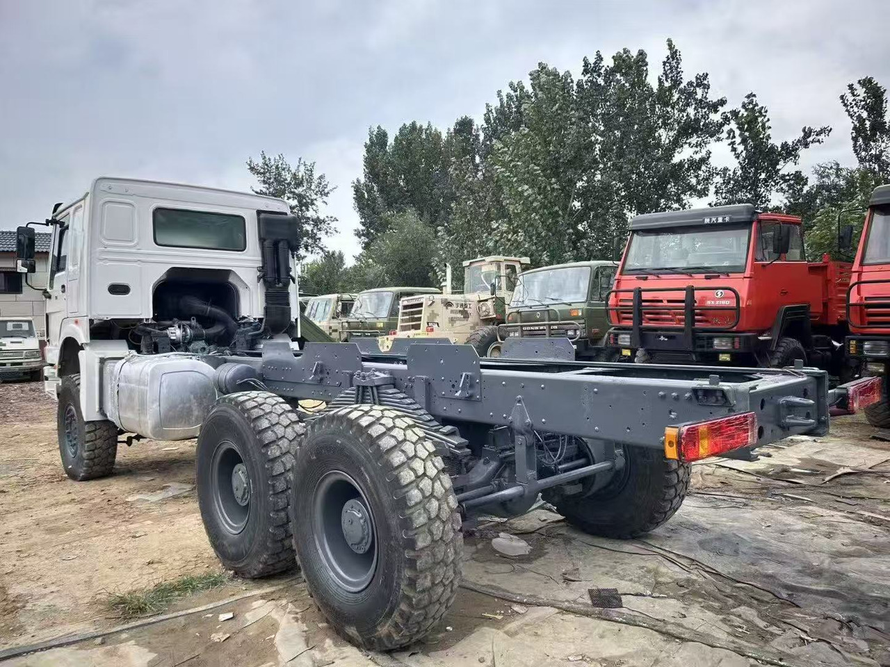 SINOTRUK HOWO - Камион влекач: слика 4 SINOTRUK HOWO - Камион влекач: слика 4