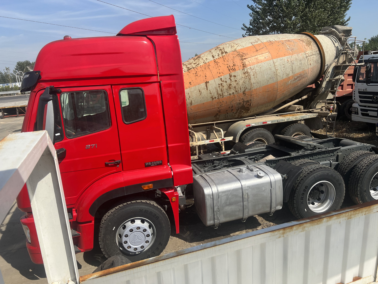 SINOTRUK HOWO trailer head - Камион влекач: слика 5 SINOTRUK HOWO trailer head - Камион влекач: слика 5