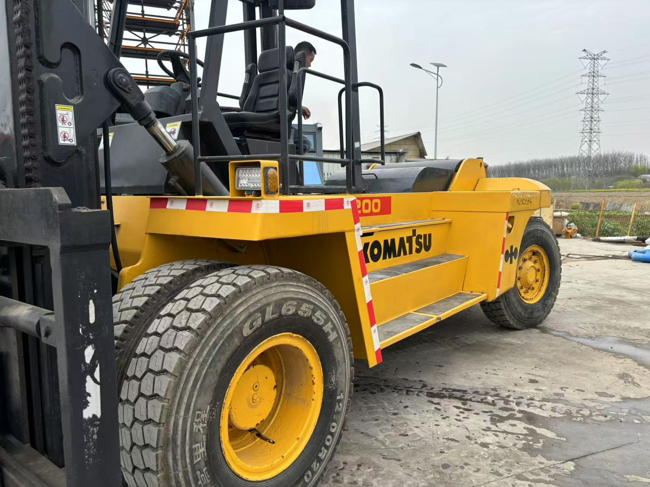Komatsu FD200 - Дизел вилушкар: слика 2 Komatsu FD200 - Дизел вилушкар: слика 2