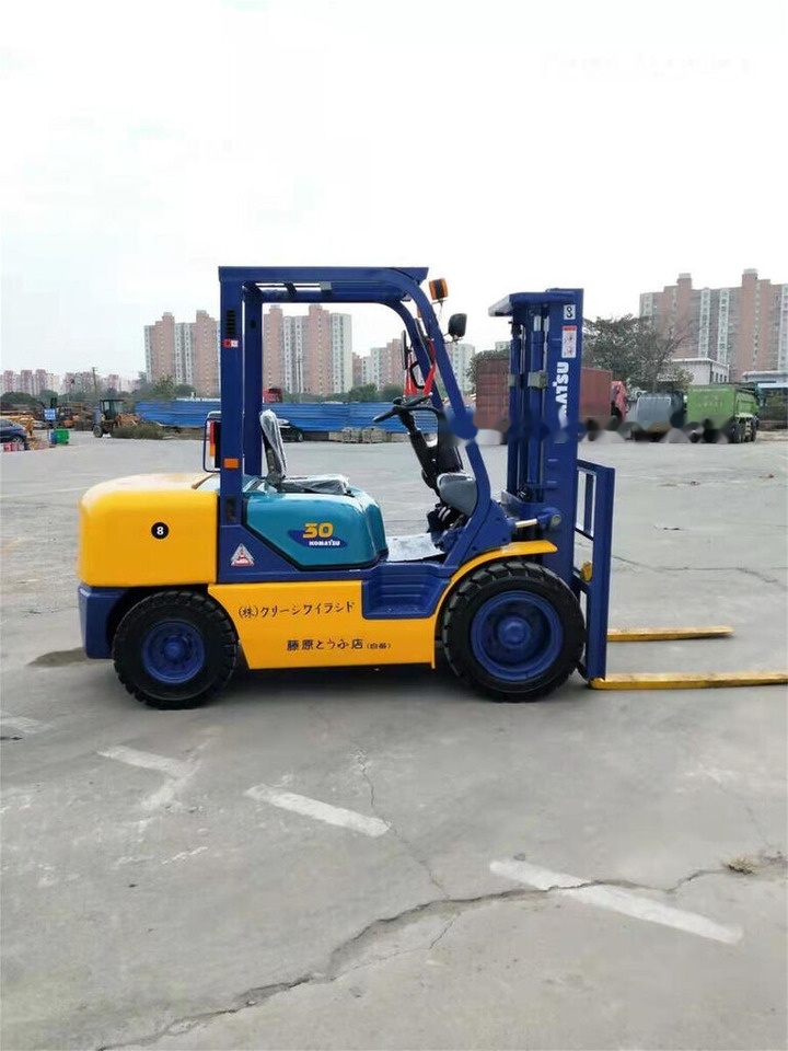 Komatsu FD30 - Дизел вилушкар: слика 4 Komatsu FD30 - Дизел вилушкар: слика 4