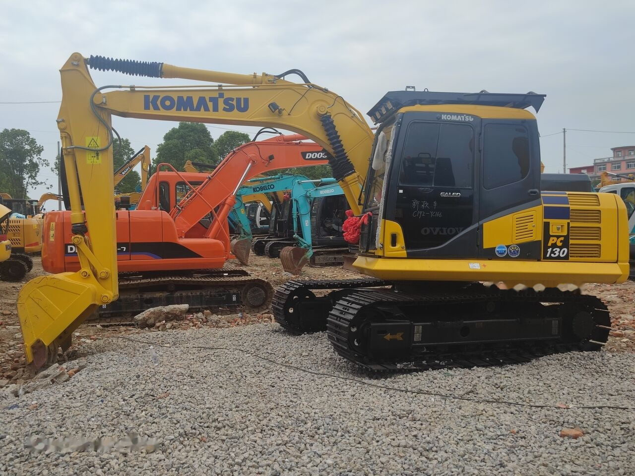 Komatsu PC130 - Багер гасеничар: слика 1 Komatsu PC130 - Багер гасеничар: слика 1