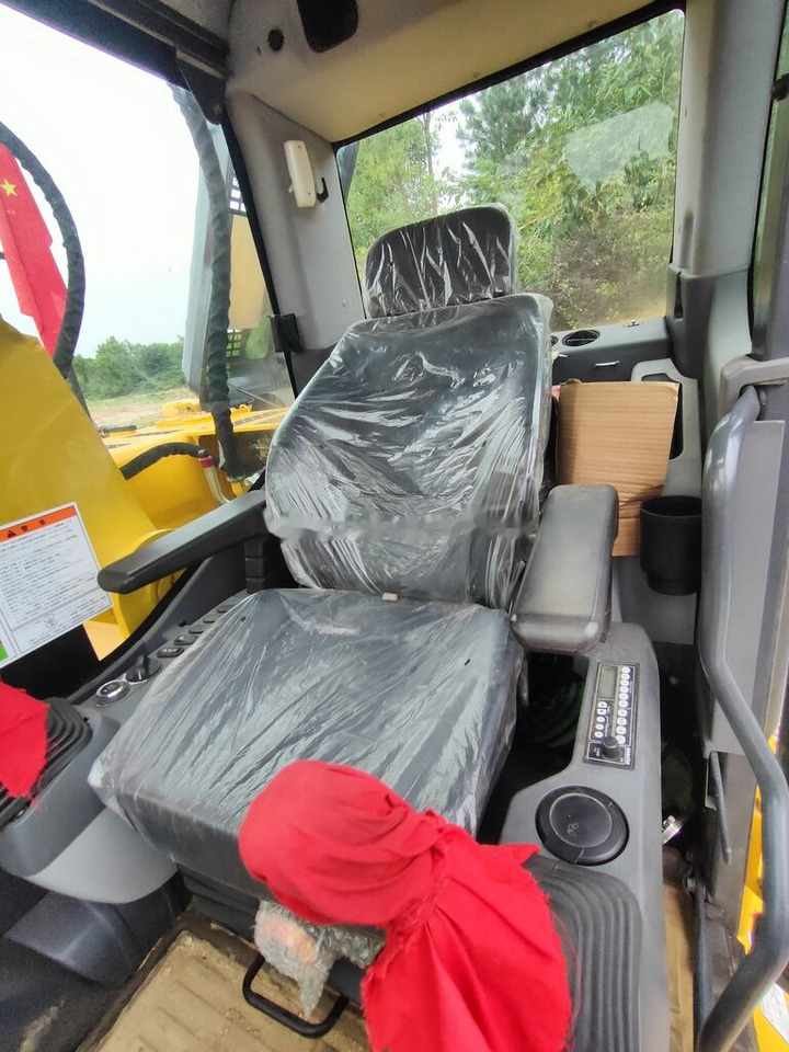 Komatsu PC240LC-8 - Багер гасеничар: слика 4 Komatsu PC240LC-8 - Багер гасеничар: слика 4