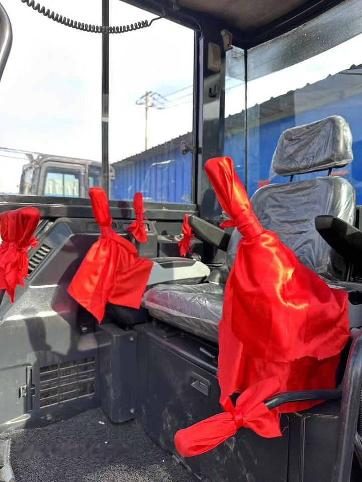 Komatsu PC50MR - Мини багер: слика 2 Komatsu PC50MR - Мини багер: слика 2