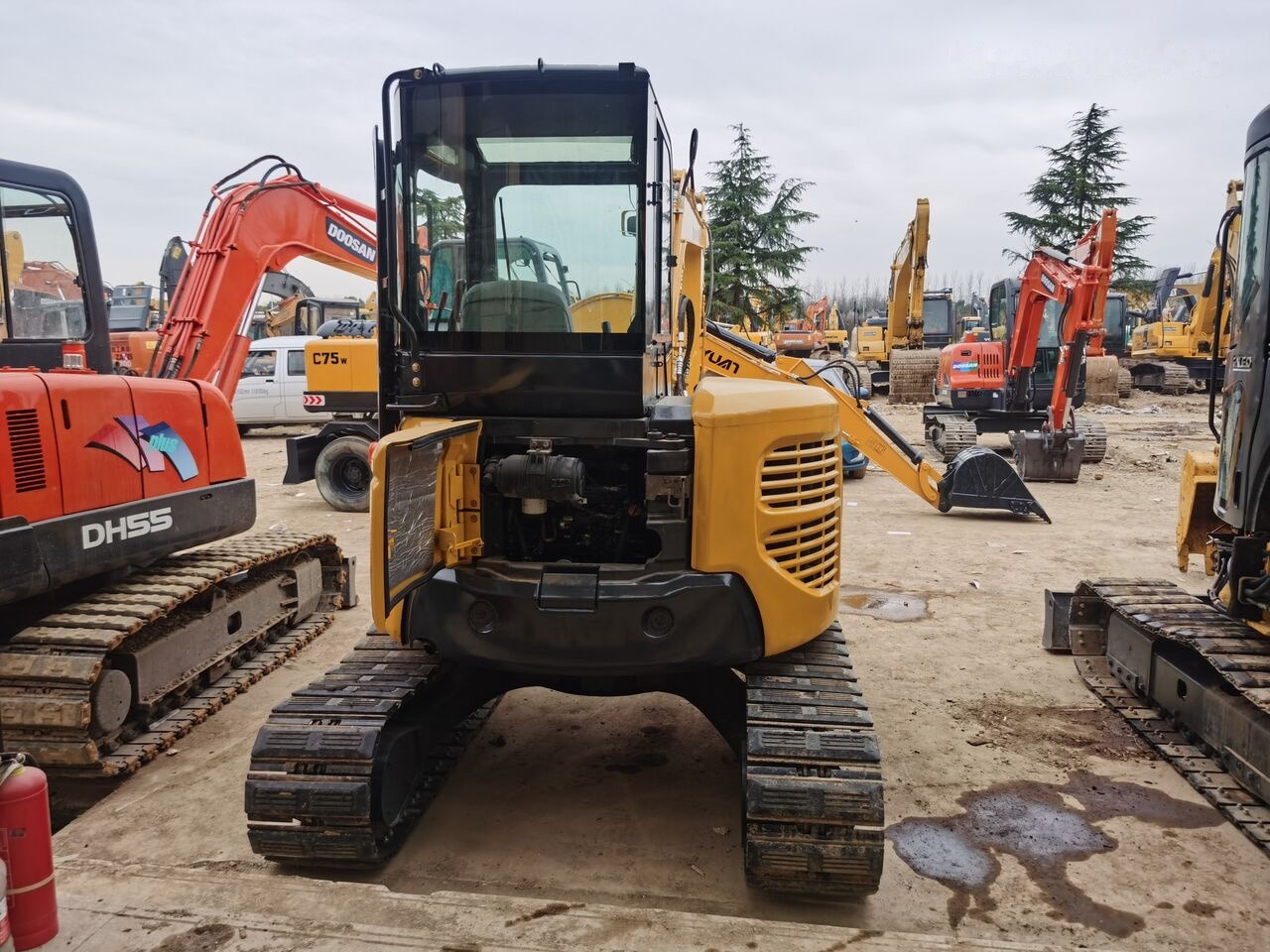 Komatsu PC50MR - Мини багер: слика 1 Komatsu PC50MR - Мини багер: слика 1