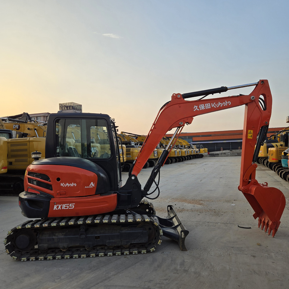 Kubota KX165 - Мини багер: слика 1 Kubota KX165 - Мини багер: слика 1