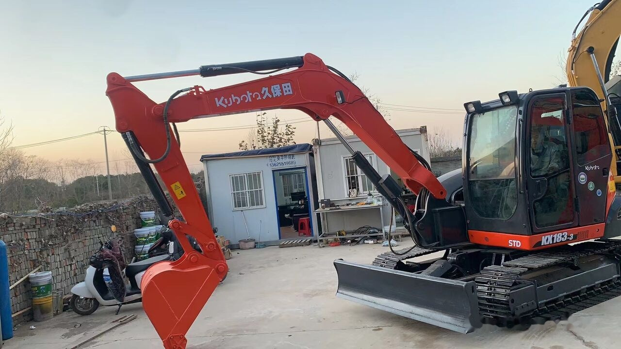 Kubota KX183 - Багер гасеничар: слика 3 Kubota KX183 - Багер гасеничар: слика 3