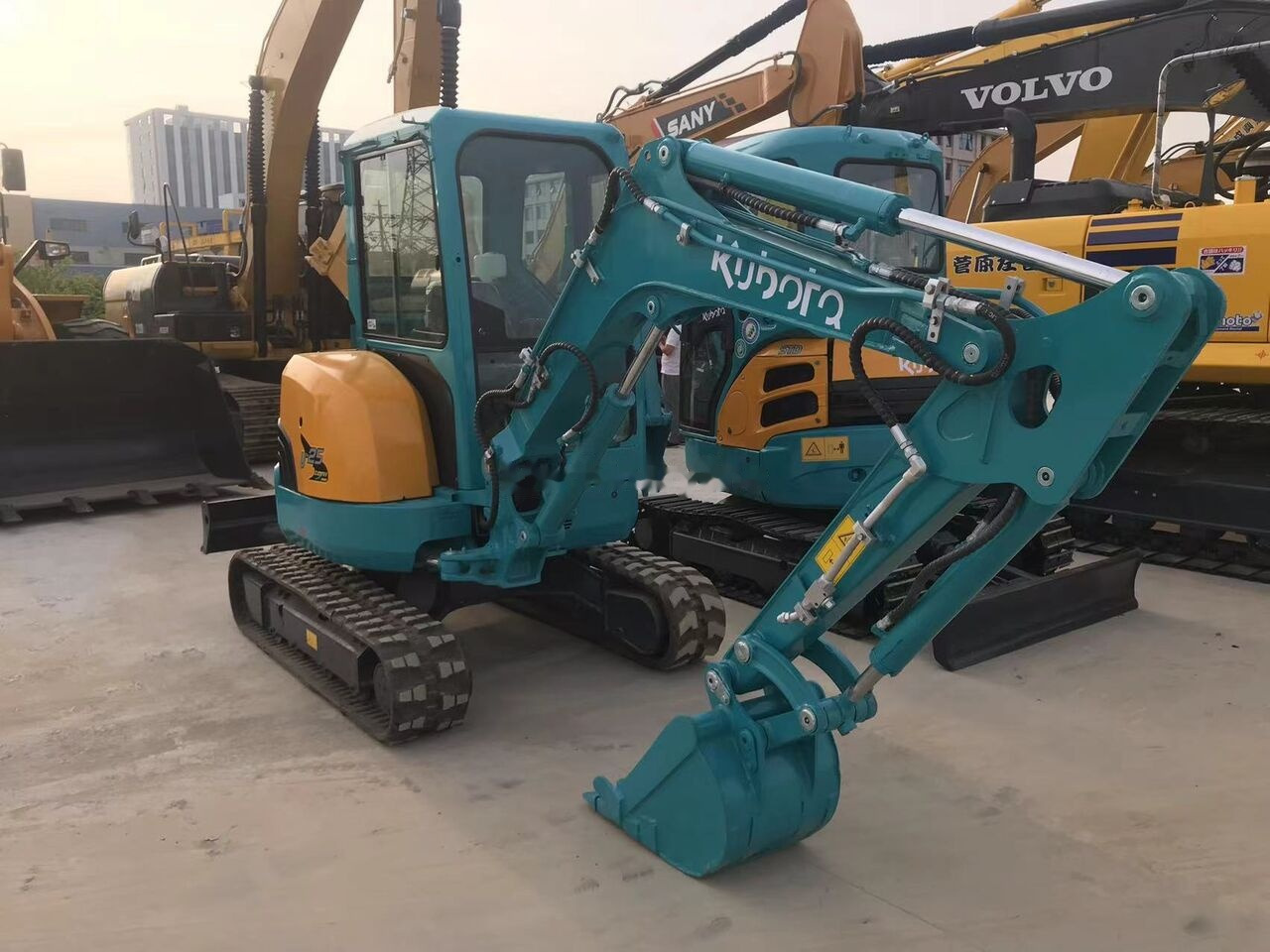 Kubota U25 - Мини багер: слика 2 Kubota U25 - Мини багер: слика 2
