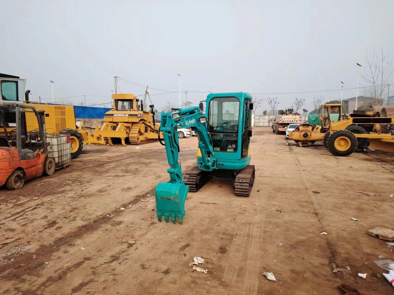 Kubota U30 - Мини багер: слика 1 Kubota U30 - Мини багер: слика 1