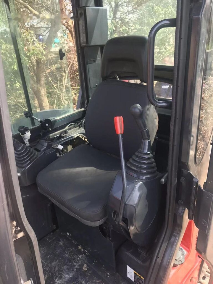 Kubota U35 - Мини багер: слика 1 Kubota U35 - Мини багер: слика 1