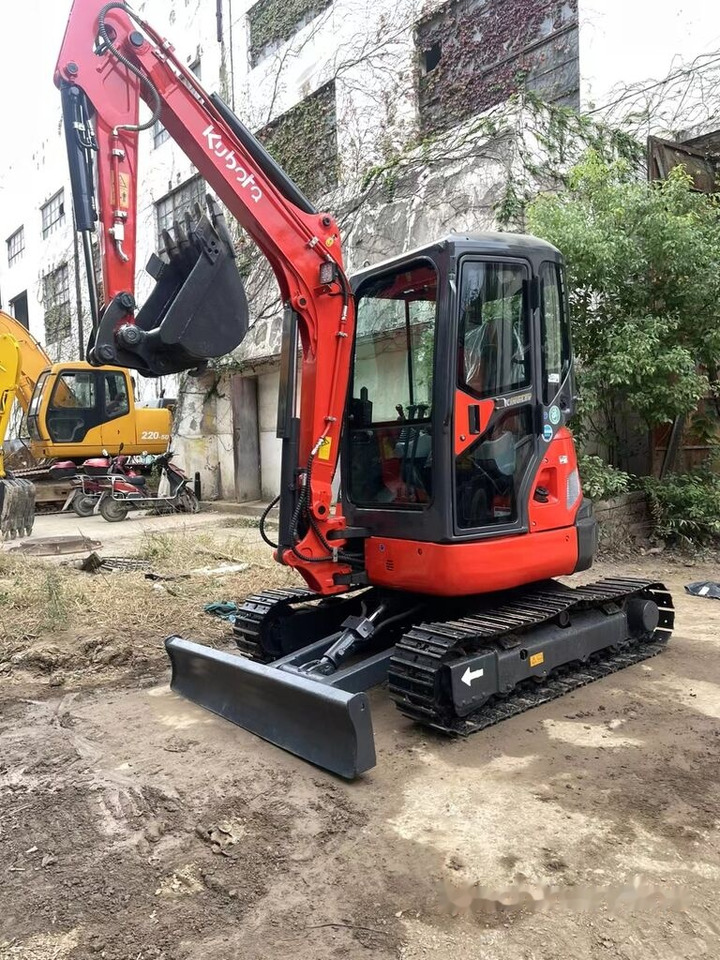 Kubota U35 - Мини багер: слика 2 Kubota U35 - Мини багер: слика 2