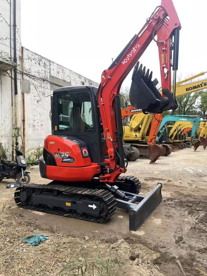 Kubota U35 - Мини багер: слика 1 Kubota U35 - Мини багер: слика 1