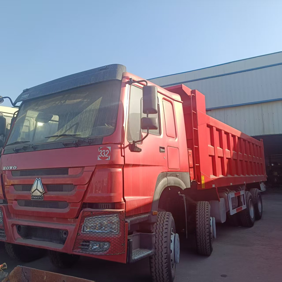 SINOTRUK HOWO 8x4 - Кипер: слика 1 SINOTRUK HOWO 8x4 - Кипер: слика 1