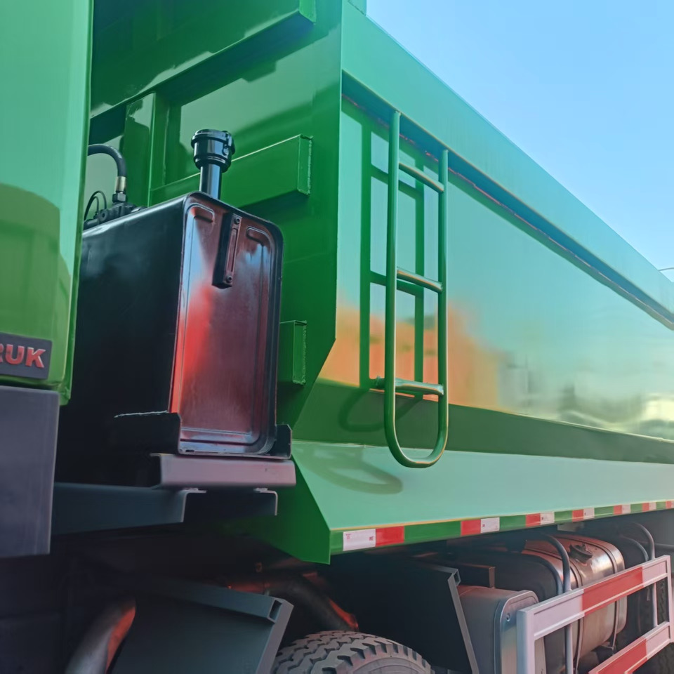 Камион сандучар SINOTRUK HOWO 8x4: слика 6 Камион сандучар SINOTRUK HOWO 8x4: слика 6