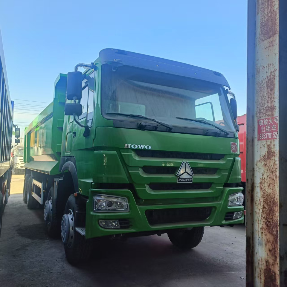 SINOTRUK HOWO - Камион сандучар: слика 2 SINOTRUK HOWO - Камион сандучар: слика 2