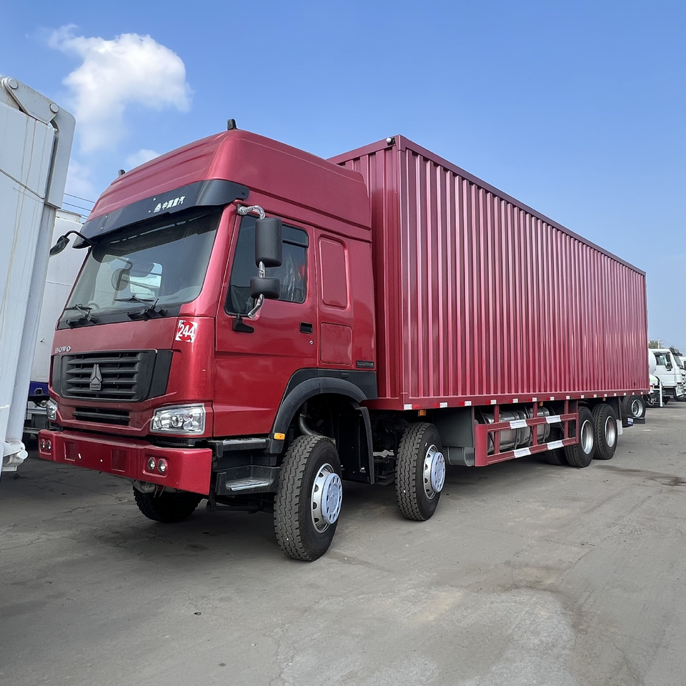 SINOTRUK HOWO - Камион сандучар: слика 1 SINOTRUK HOWO - Камион сандучар: слика 1