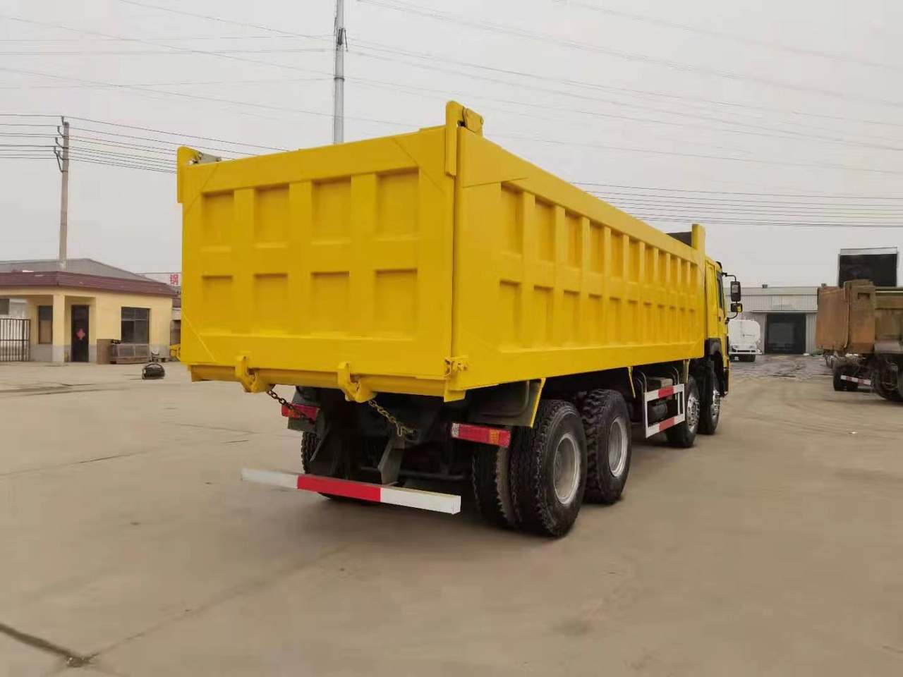 SINOTRUK HOWO - Кипер: слика 1 SINOTRUK HOWO - Кипер: слика 1