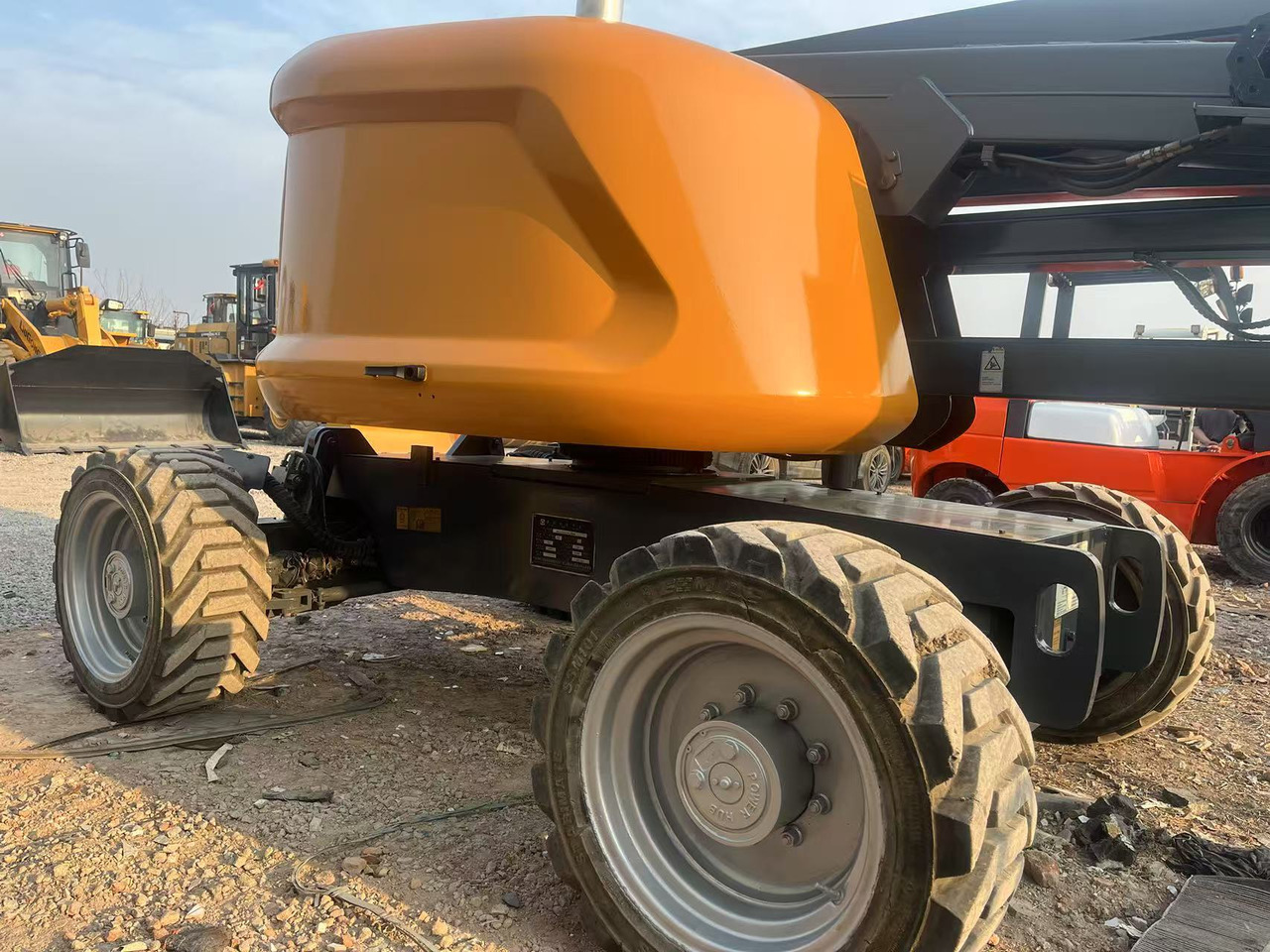 XCMG GTBZ14 aerial platform - Камион со подигачка кошница: слика 4 XCMG GTBZ14 aerial platform - Камион со подигачка кошница: слика 4