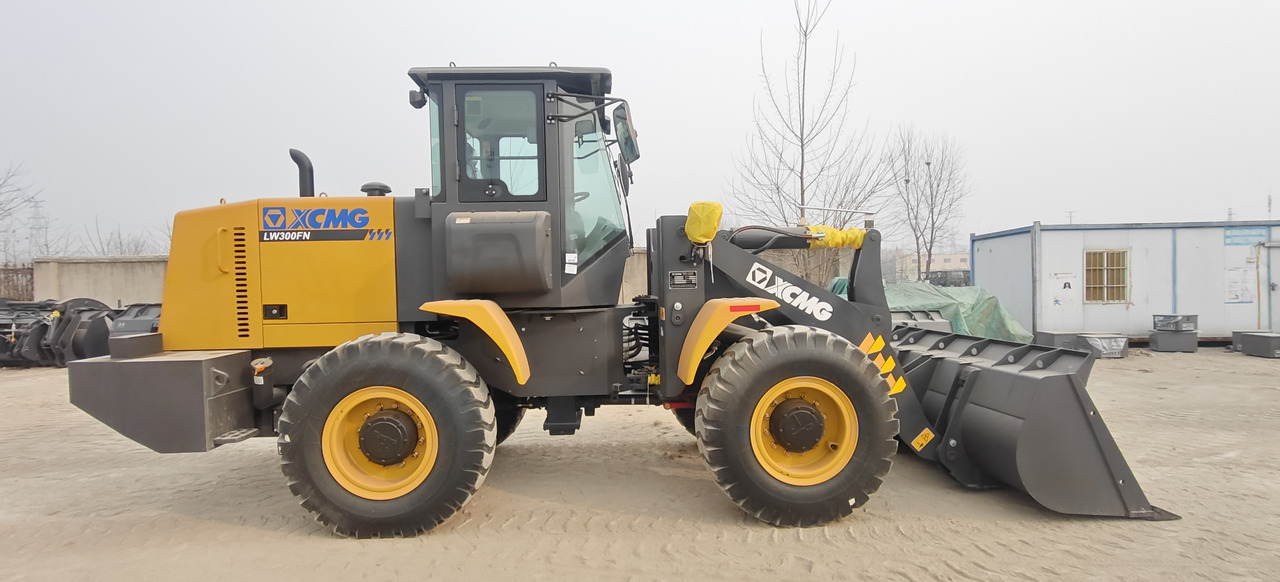 XCMG LW300FN - Натоварувач на тркала: слика 2 XCMG LW300FN - Натоварувач на тркала: слика 2