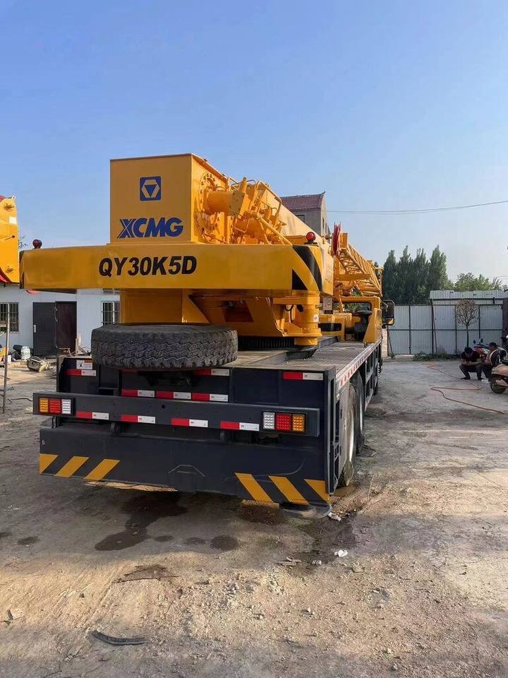 XCMG QY30K - Мобилен кран: слика 2 XCMG QY30K - Мобилен кран: слика 2