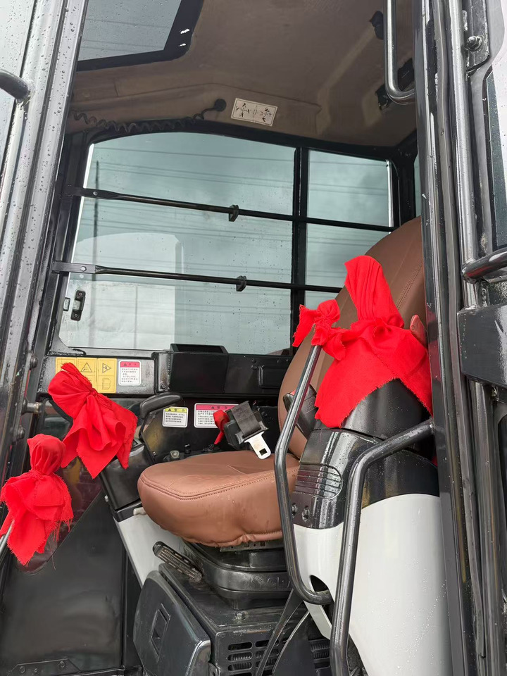 YANMAR VIO80 - Мини багер: слика 3 YANMAR VIO80 - Мини багер: слика 3