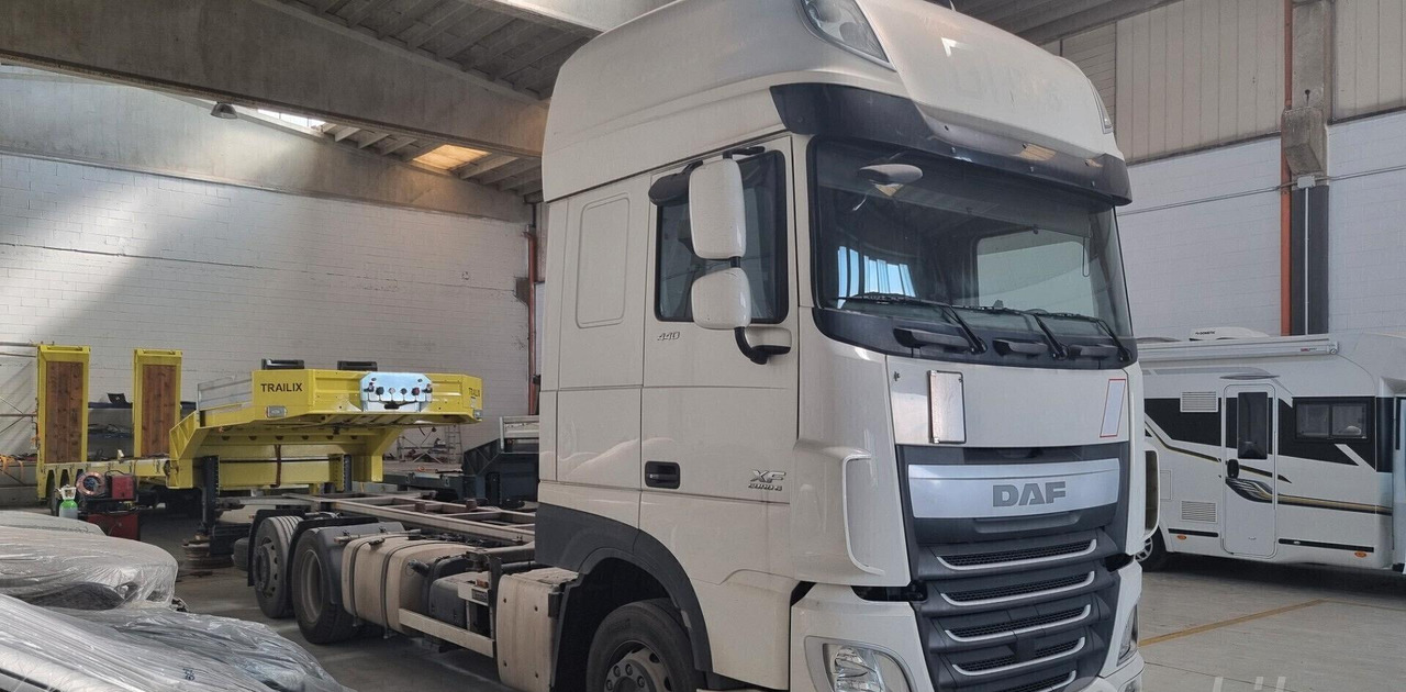 DAF XF 440 Euro 6 - Full Pneumatico - 2015 - Транспортер на контејнер/ Камион со променливо тело: слика 4 DAF XF 440 Euro 6 - Full Pneumatico - 2015 - Транспортер на контејнер/ Камион со променливо тело: слика 4