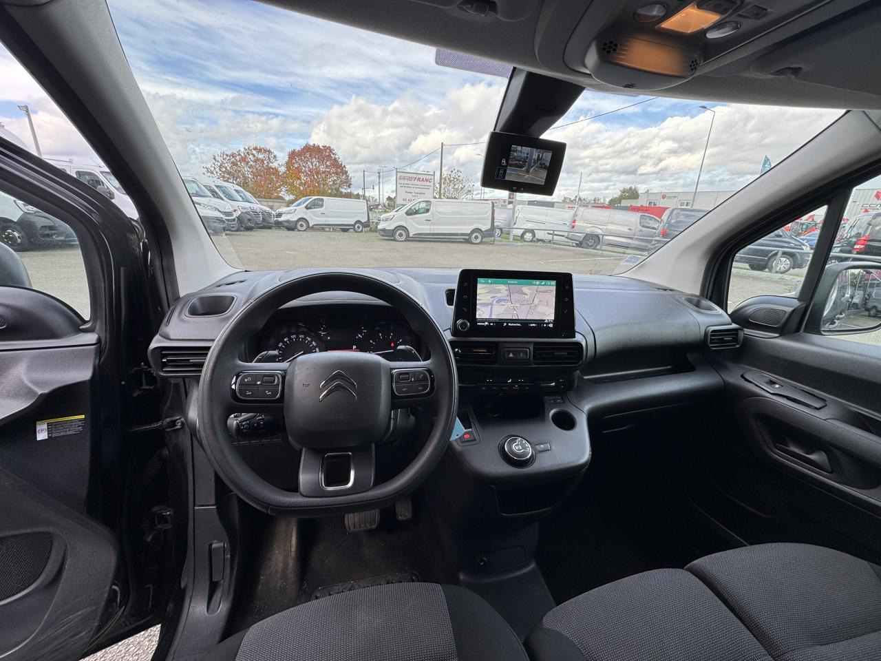 CITROEN Berlingo 1.5 BlueHDi S&S - 130 - BV EAT8  III FOURGON Fourgon M Driver 650 kg PHASE 1 - Товарно комбе: слика 3 CITROEN Berlingo 1.5 BlueHDi S&S - 130 - BV EAT8  III FOURGON Fourgon M Driver 650 kg PHASE 1 - Товарно комбе: слика 3