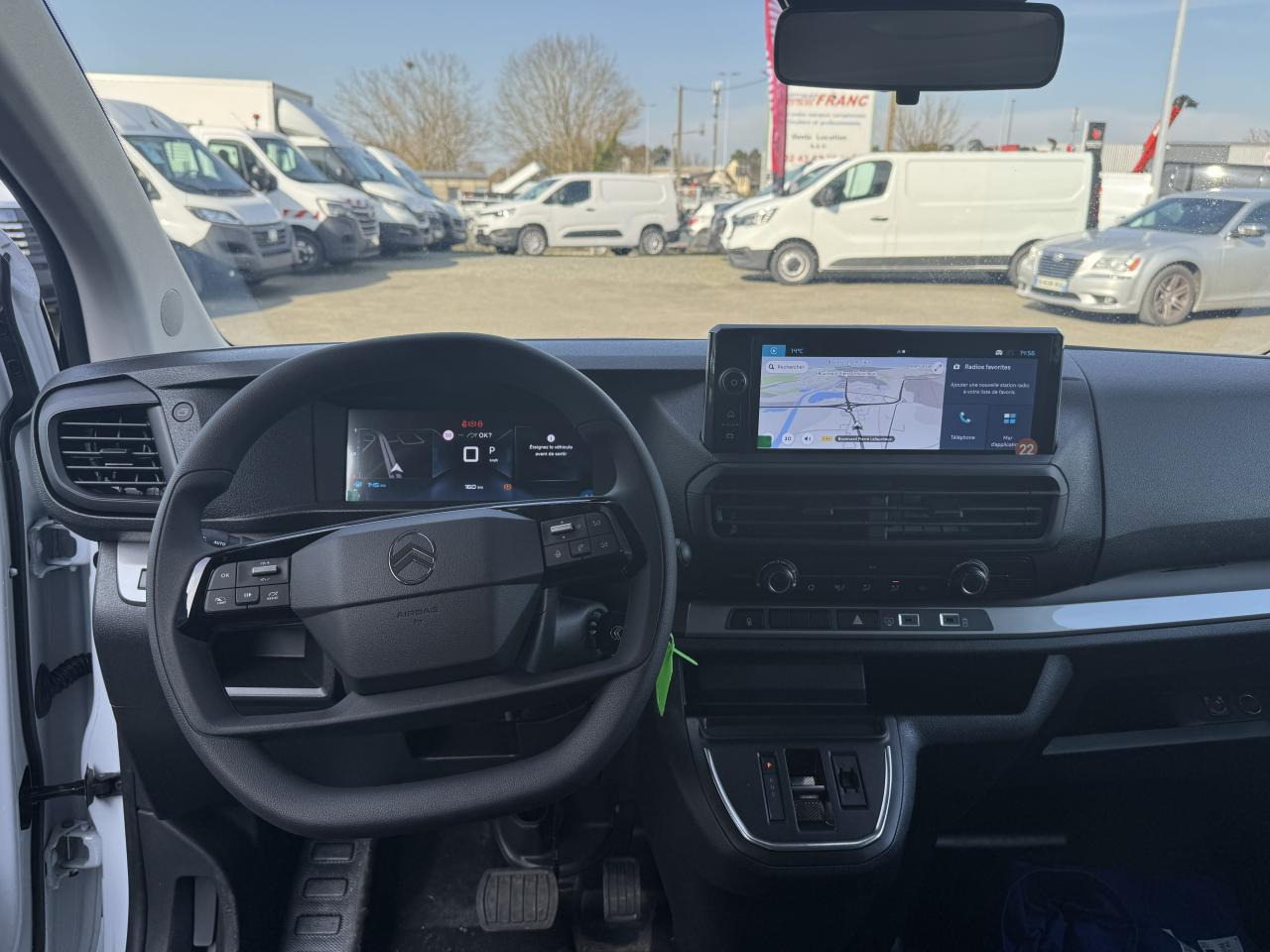 CITROEN Jumpy M 2.0 BlueHDi - 180 S&S - BV EAT8 III CABINE APPROFONDIE Cabine approfondie Fixe PHASE 2 - Товарно комбе: слика 4 CITROEN Jumpy M 2.0 BlueHDi - 180 S&S - BV EAT8 III CABINE APPROFONDIE Cabine approfondie Fixe PHASE 2 - Товарно комбе: слика 4