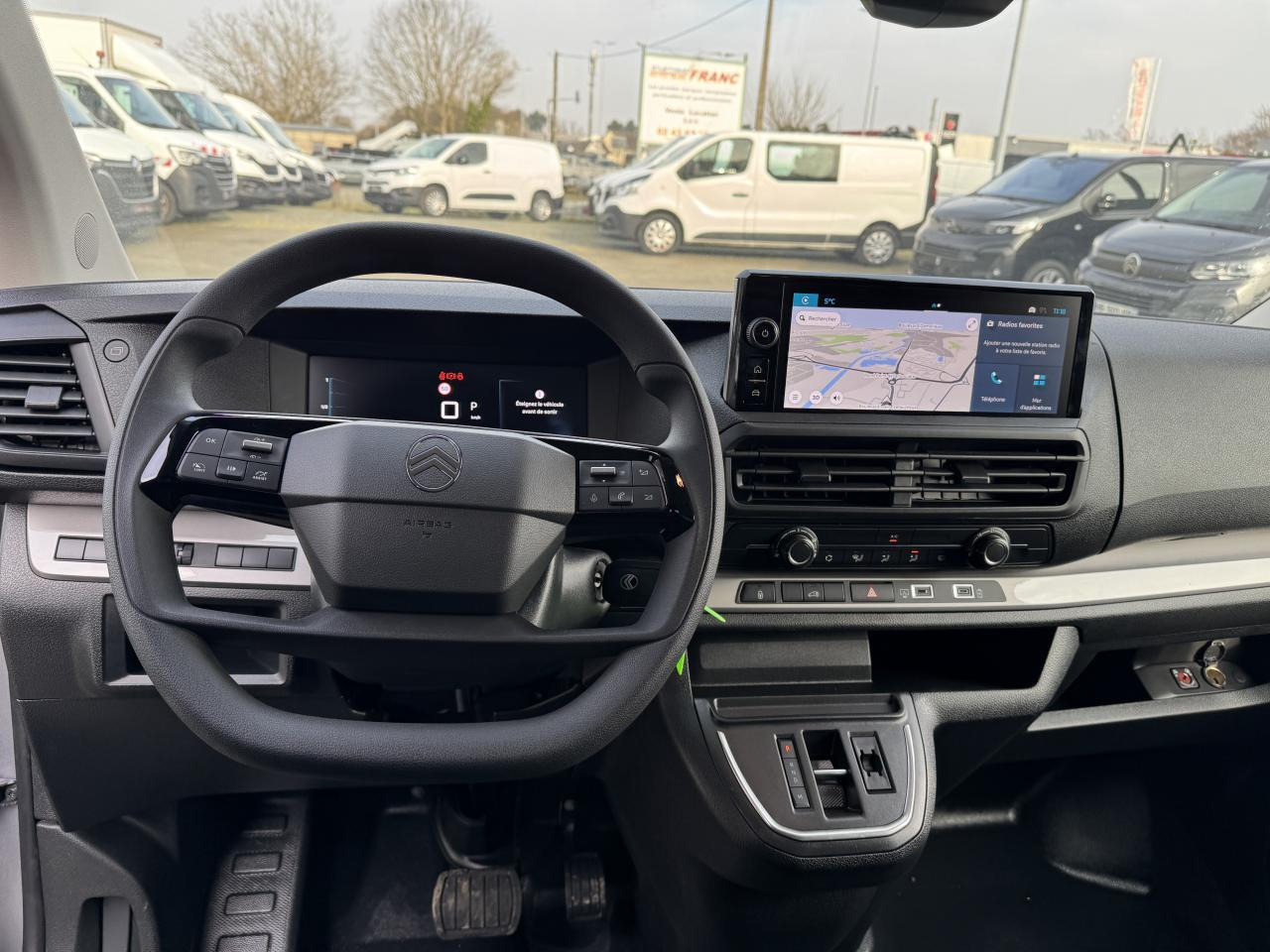 Citroen Jumpy 2 PLACES XL 2.0 BLUEHDI 180CH S&S PACK PREMIUM CONNECT EAT8 - Товарно комбе: слика 3 Citroen Jumpy 2 PLACES XL 2.0 BLUEHDI 180CH S&S PACK PREMIUM CONNECT EAT8 - Товарно комбе: слика 3