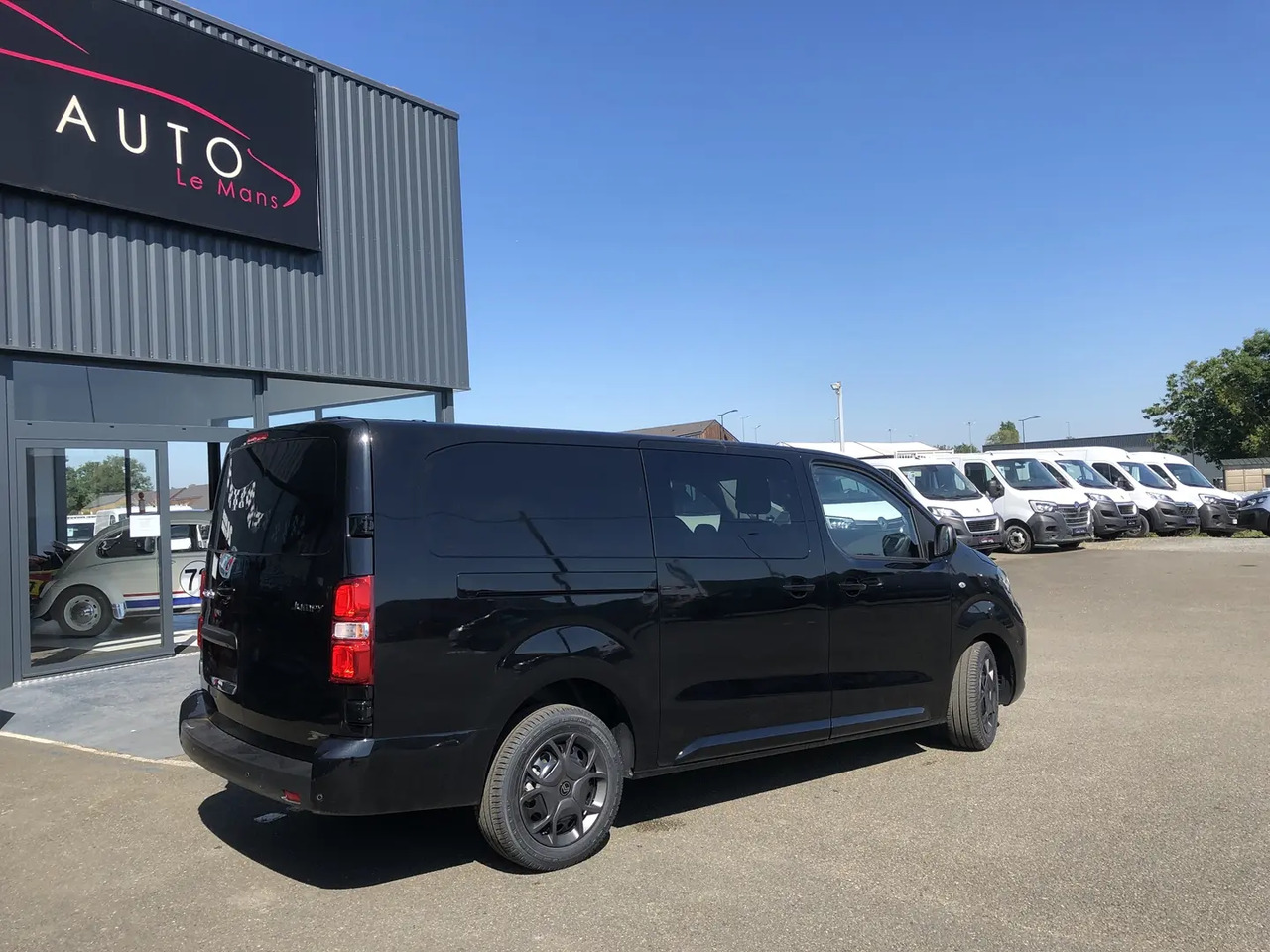 Citroen Jumpy XL 2.0 BLUEHDI 180CH S&S CABINE APPROFONDIE FIXE EAT8 - Комби со двојна кабина: слика 4 Citroen Jumpy XL 2.0 BLUEHDI 180CH S&S CABINE APPROFONDIE FIXE EAT8 - Комби со двојна кабина: слика 4