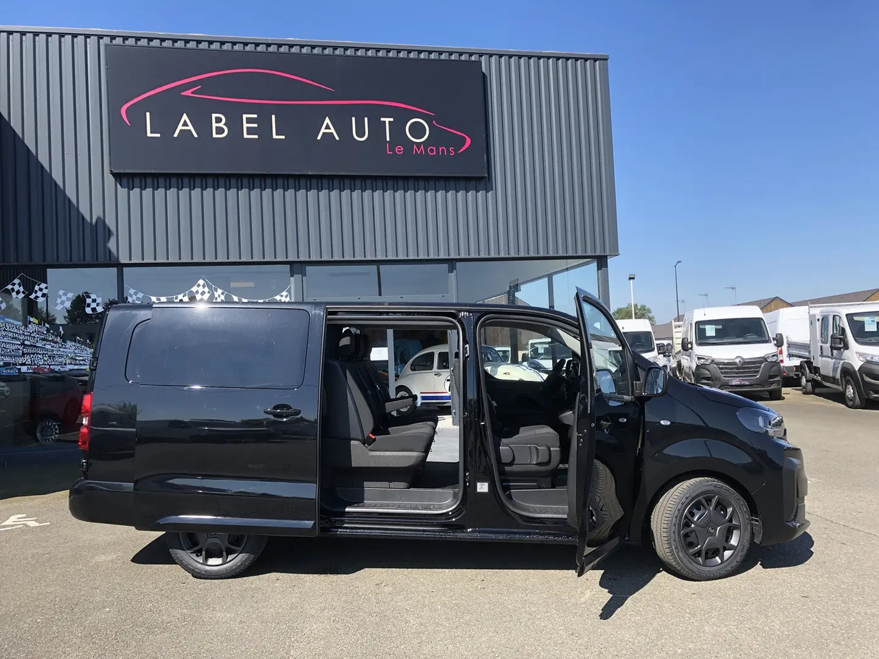 Citroen Jumpy XL 2.0 BLUEHDI 180CH S&S CABINE APPROFONDIE FIXE EAT8 - Комби со двојна кабина: слика 1 Citroen Jumpy XL 2.0 BLUEHDI 180CH S&S CABINE APPROFONDIE FIXE EAT8 - Комби со двојна кабина: слика 1