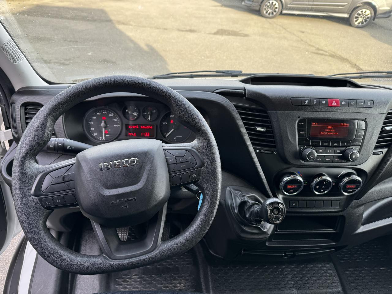 IVECO Daily 35 C 16H3.0 - BV Hi-Matic (Quad-Tor) CHASSIS CABINE 2014 35C/35S Chassis cabine 35 C Epmt.4.1 - Комбе фургон: слика 4 IVECO Daily 35 C 16H3.0 - BV Hi-Matic (Quad-Tor) CHASSIS CABINE 2014 35C/35S Chassis cabine 35 C Epmt.4.1 - Комбе фургон: слика 4