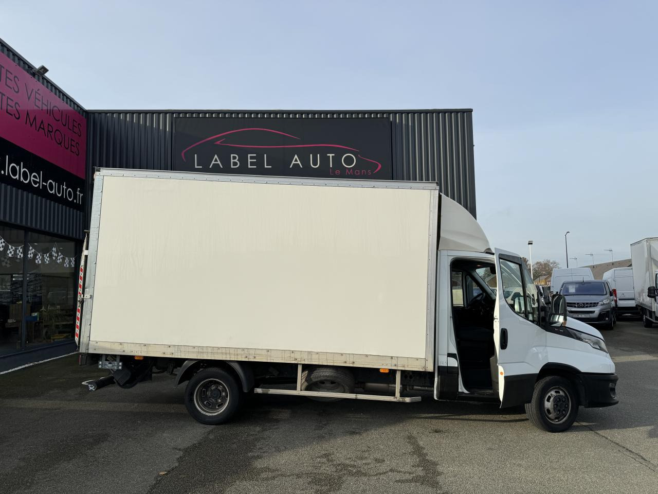 IVECO Daily 35 C 16H3.0 - BV Hi-Matic (Quad-Tor) CHASSIS CABINE 2014 35C/35S Chassis cabine 35 C Epmt.4.1 - Комбе фургон: слика 1 IVECO Daily 35 C 16H3.0 - BV Hi-Matic (Quad-Tor) CHASSIS CABINE 2014 35C/35S Chassis cabine 35 C Epmt.4.1 - Комбе фургон: слика 1