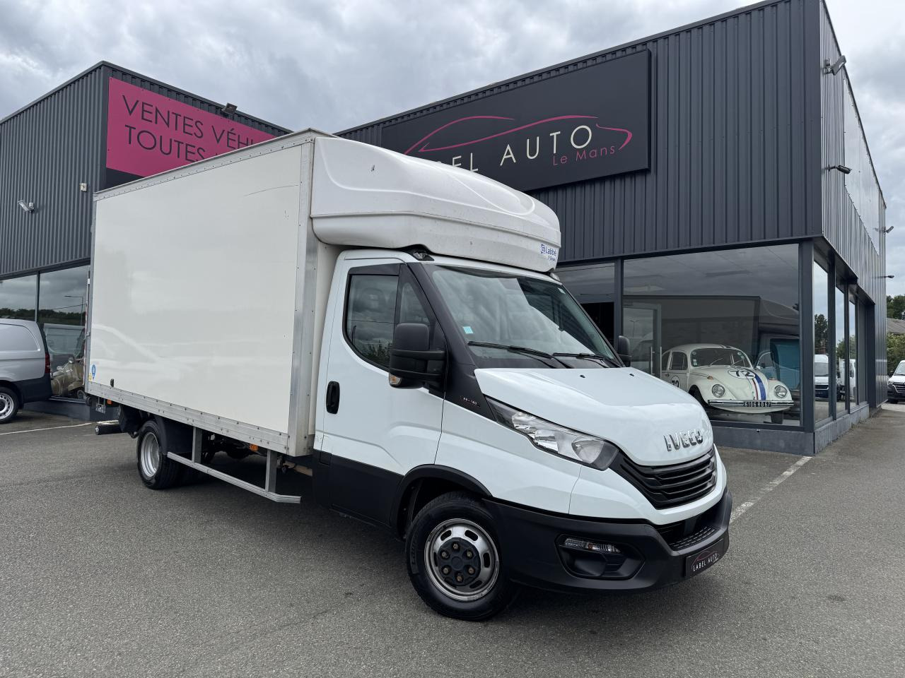 IVECO Daily 35C16 CAISSE HAYON 20M3 RJ 3.0L 160CH - Комбе фургон: слика 3 IVECO Daily 35C16 CAISSE HAYON 20M3 RJ 3.0L 160CH - Комбе фургон: слика 3