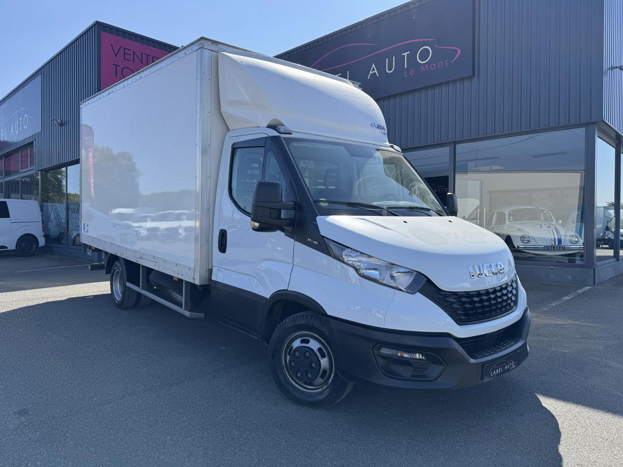 IVECO Daily 35C16 CAISSE HAYON 20M3 RJ 3.0L 160CH - Комбе фургон: слика 2 IVECO Daily 35C16 CAISSE HAYON 20M3 RJ 3.0L 160CH - Комбе фургон: слика 2
