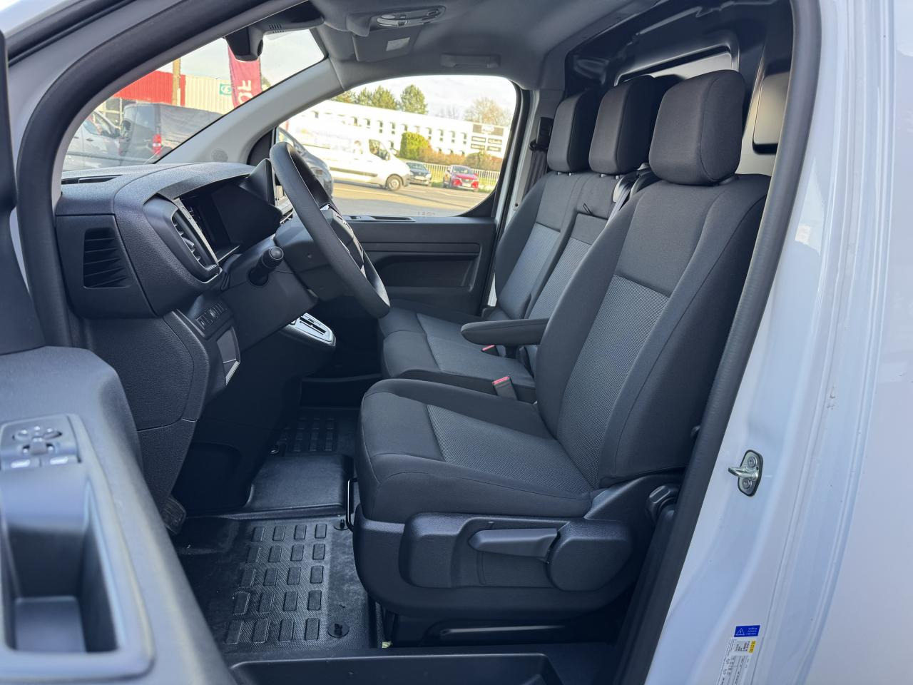 OPEL Vivaro XL 2.0 BlueHDi - 145CH EAT8 S&S FOURGON - Товарно комбе: слика 4 OPEL Vivaro XL 2.0 BlueHDi - 145CH EAT8 S&S FOURGON - Товарно комбе: слика 4