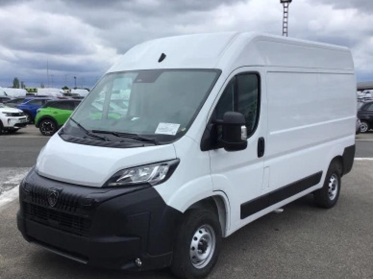 PEUGEOT Boxer 3.3t L2H2 2.2 HDi S&S - 140 III FOURGON TOLE Fourgon Tolé 333 L2H2 PHASE 3 - Товарно комбе: слика 3 PEUGEOT Boxer 3.3t L2H2 2.2 HDi S&S - 140 III FOURGON TOLE Fourgon Tolé 333 L2H2 PHASE 3 - Товарно комбе: слика 3