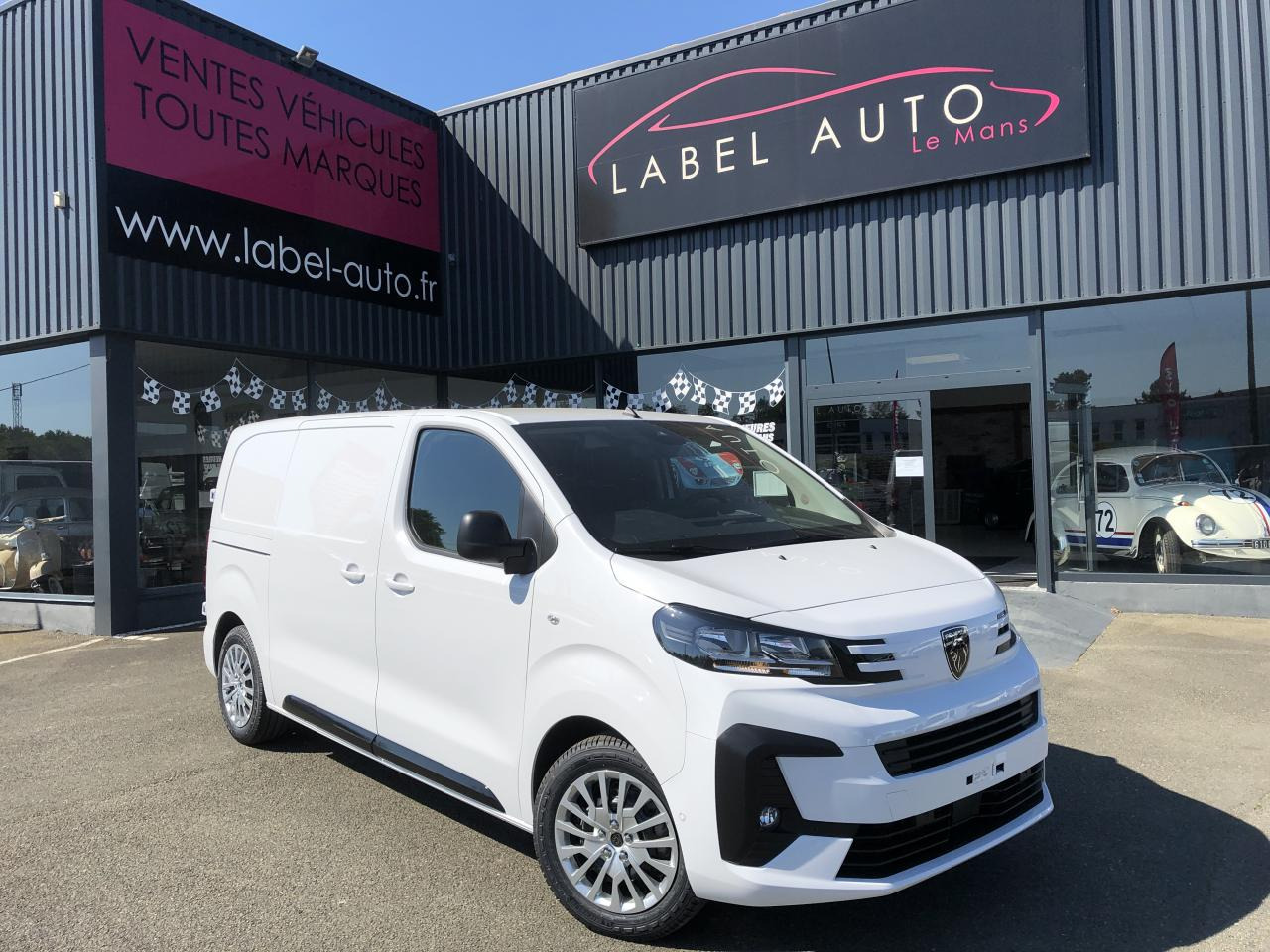 PEUGEOT Expert M 2.0 BlueHDi - 145 S&S - BV EAT8 III FOURGON Fourgon PHASE 2 - Товарно комбе: слика 1 PEUGEOT Expert M 2.0 BlueHDi - 145 S&S - BV EAT8 III FOURGON Fourgon PHASE 2 - Товарно комбе: слика 1