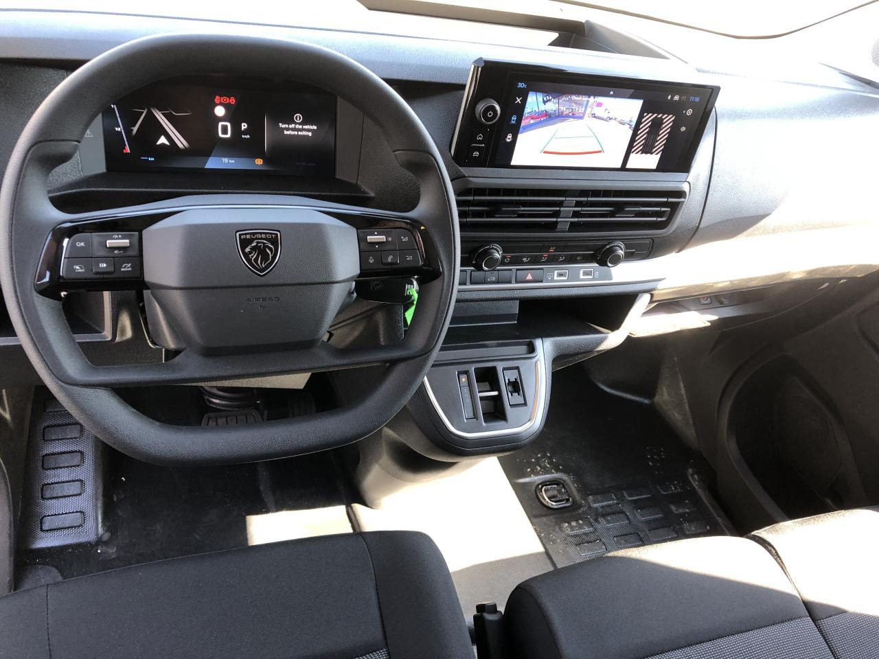 PEUGEOT Expert M 2.0 BlueHDi - 145 S&S - BV EAT8 III FOURGON Fourgon PHASE 2 - Товарно комбе: слика 4 PEUGEOT Expert M 2.0 BlueHDi - 145 S&S - BV EAT8 III FOURGON Fourgon PHASE 2 - Товарно комбе: слика 4