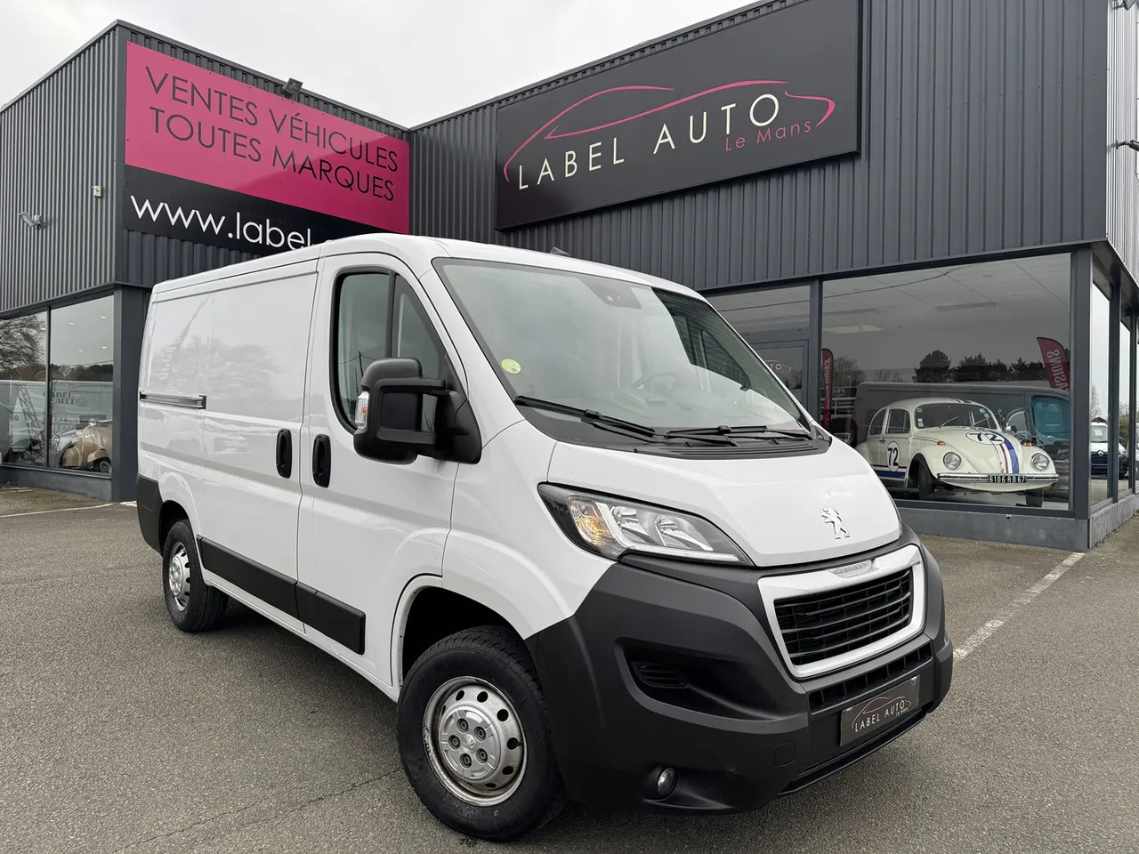Peugeot Boxer 333 L1H1 2.2 BLUEHDI S&S 140CH ASPHALT - Товарно комбе: слика 1 Peugeot Boxer 333 L1H1 2.2 BLUEHDI S&S 140CH ASPHALT - Товарно комбе: слика 1