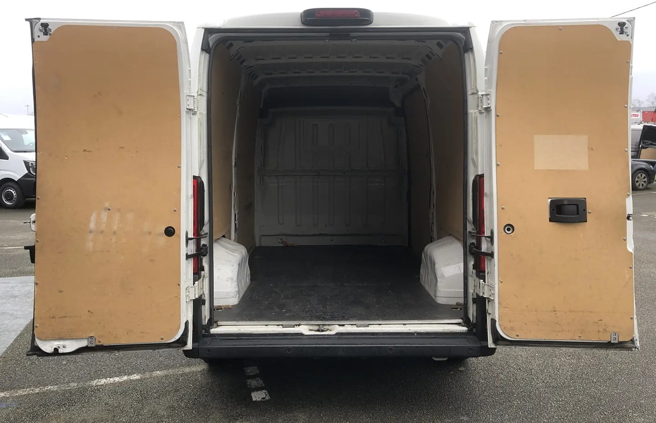 Peugeot Boxer 333 L2H2 2.2 BLUEHDI S&S 140CH ASPHALT - Товарно комбе, Комби со двојна кабина: слика 4 Peugeot Boxer 333 L2H2 2.2 BLUEHDI S&S 140CH ASPHALT - Товарно комбе, Комби со двојна кабина: слика 4
