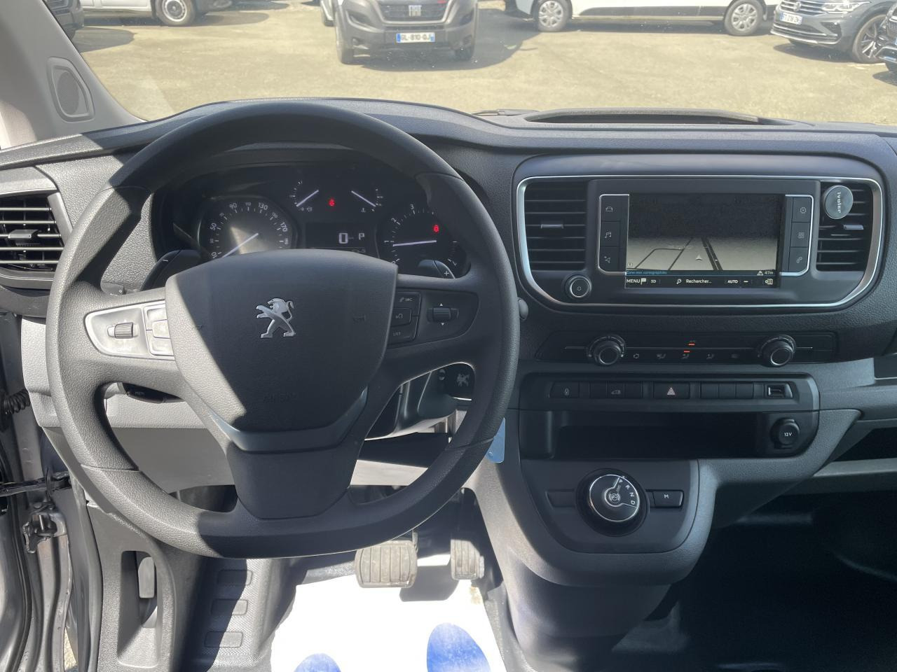 Peugeot Expert Standard 2.0 BlueHDI -180CH EAT8 ASPHALT - Товарно комбе: слика 4 Peugeot Expert Standard 2.0 BlueHDI -180CH EAT8 ASPHALT - Товарно комбе: слика 4