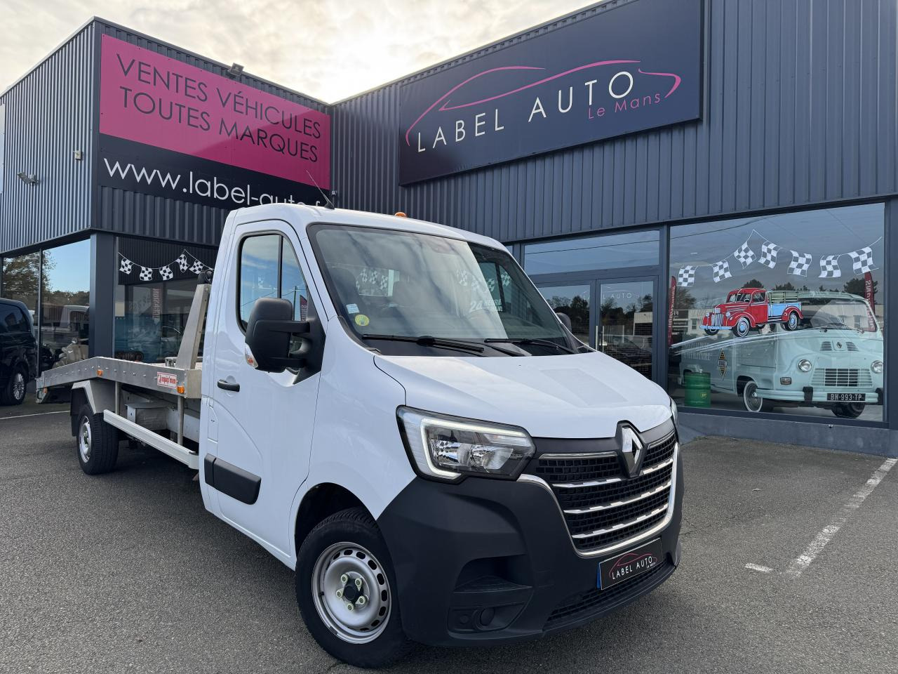 RENAULT Master Confort F3500 L3 2.3 dCi - 130 ch L3 Traction Dépanneuse porte voiture - Тракторче за влечење: слика 2 RENAULT Master Confort F3500 L3 2.3 dCi - 130 ch L3 Traction Dépanneuse porte voiture - Тракторче за влечење: слика 2