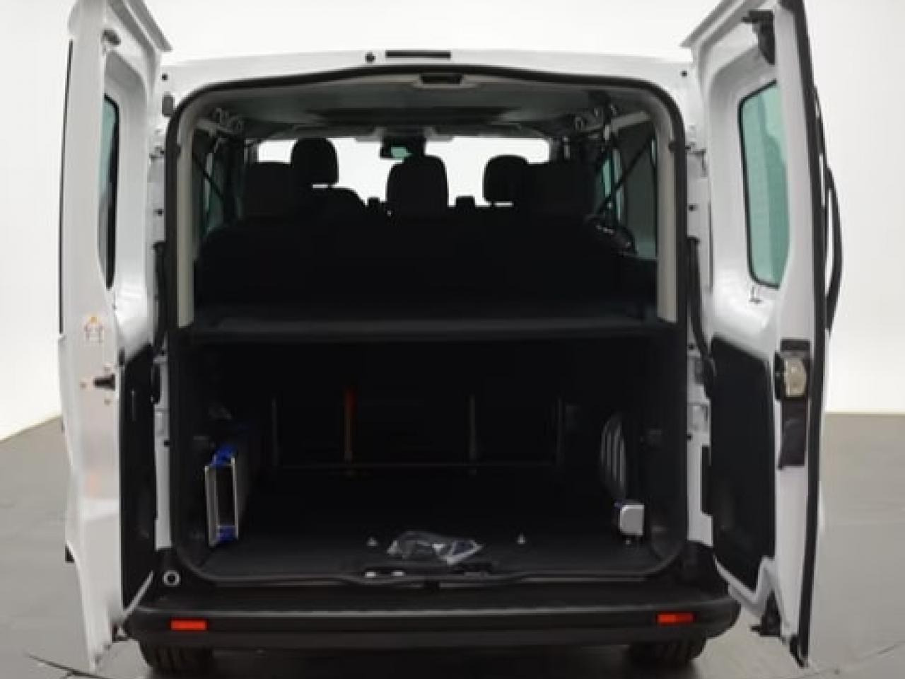 RENAULT Trafic L2 2.0 Energy dCi - 150 - S&S - 25 III COMBI Combi Grand Techno L2H1 PHASE 3 - Комби со двојна кабина: слика 3 RENAULT Trafic L2 2.0 Energy dCi - 150 - S&S - 25 III COMBI Combi Grand Techno L2H1 PHASE 3 - Комби со двојна кабина: слика 3