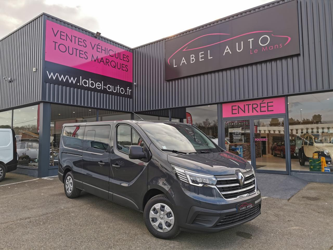 RENAULT Trafic L2 2.0 Energy dCi - 150 - S&S III COMBI Combi Zen L2H1 PHASE 3 - Минибус, Патничко комбе: слика 3 RENAULT Trafic L2 2.0 Energy dCi - 150 - S&S III COMBI Combi Zen L2H1 PHASE 3 - Минибус, Патничко комбе: слика 3