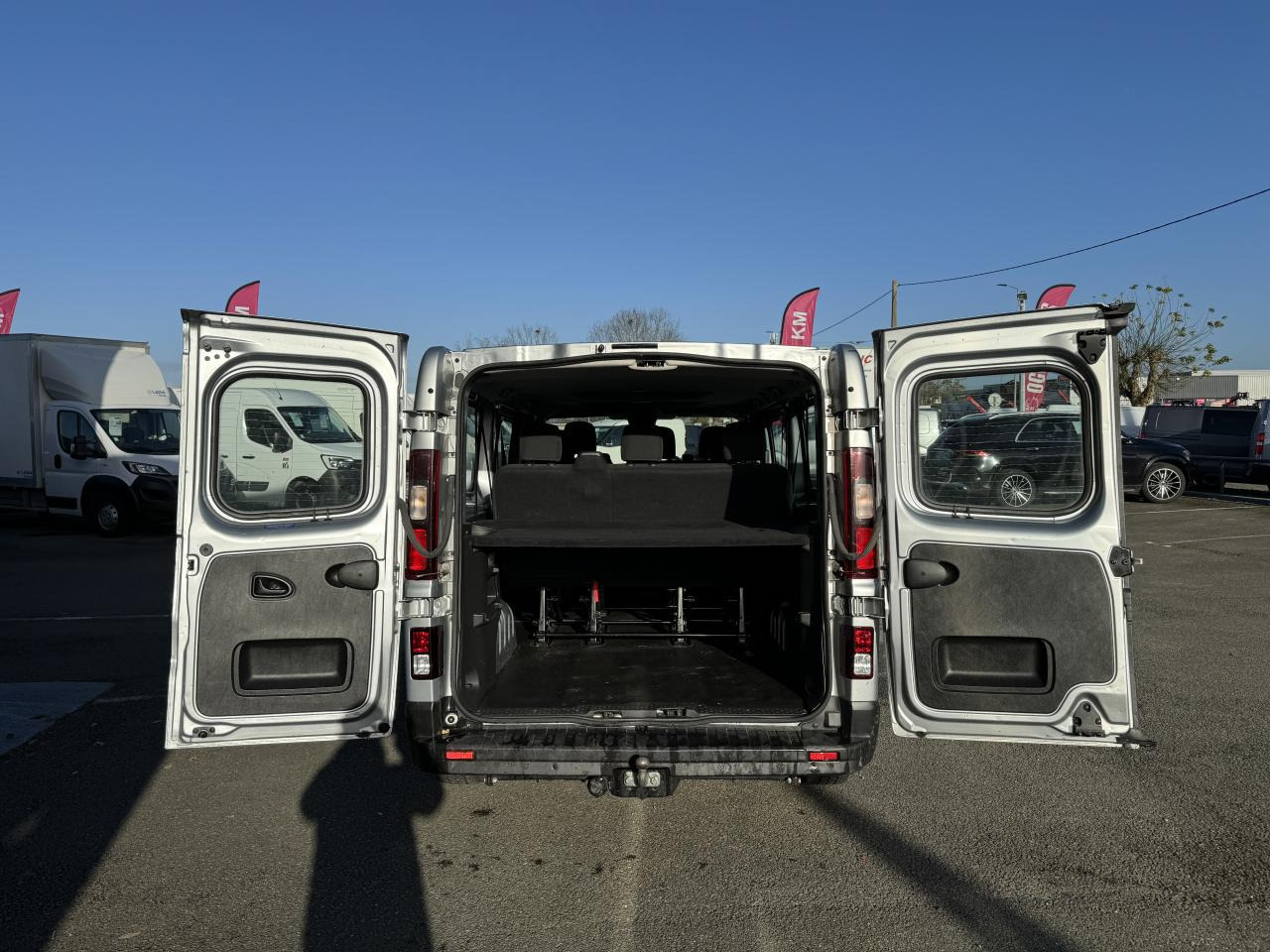 RENAULT Trafic L2 2.0 Energy dCi - 150 - S&S III COMBI Combi Zen L2H1 PHASE 3 - Комби со двојна кабина: слика 4 RENAULT Trafic L2 2.0 Energy dCi - 150 - S&S III COMBI Combi Zen L2H1 PHASE 3 - Комби со двојна кабина: слика 4