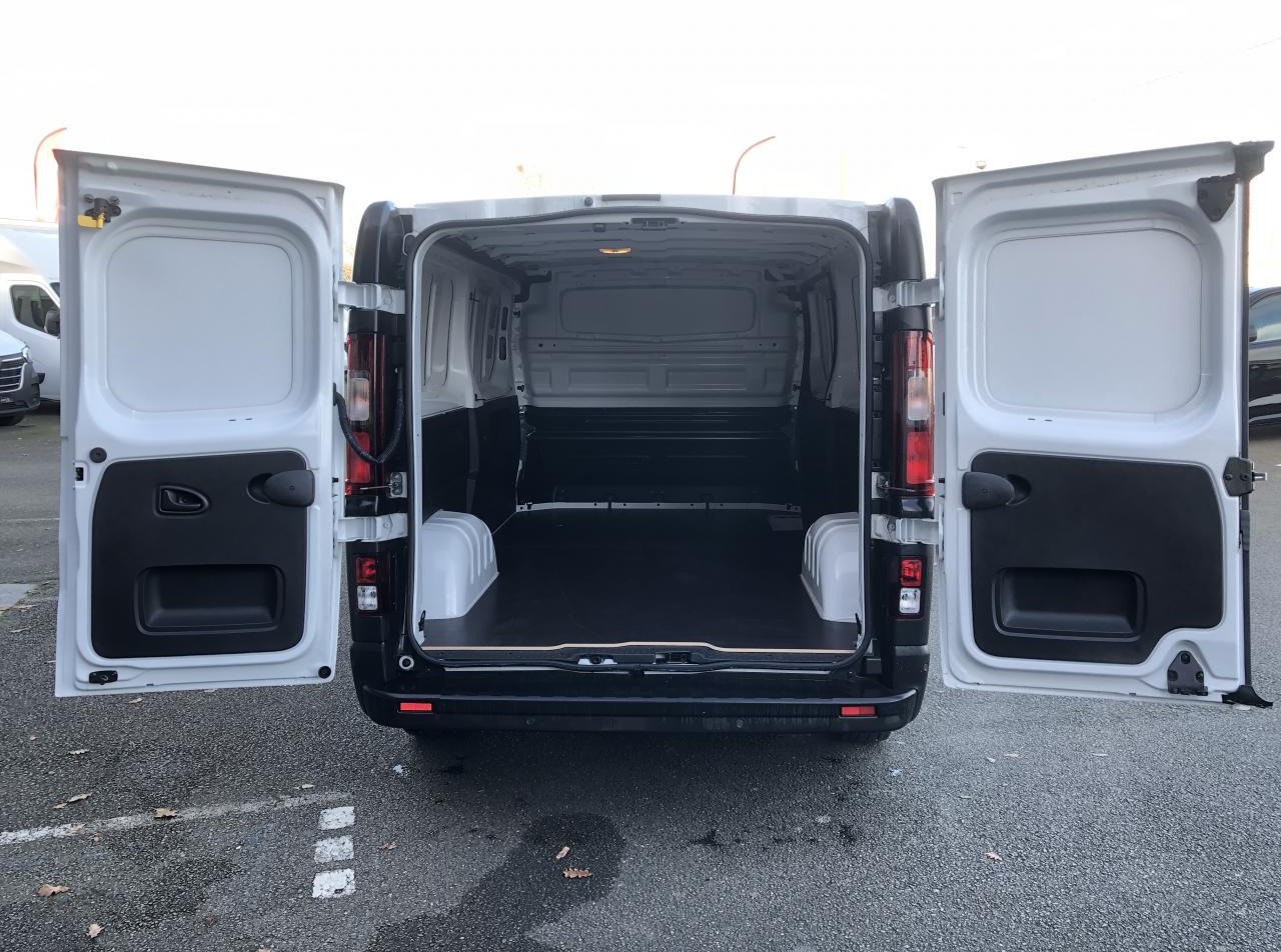 RENAULT Trafic L2H1 3000 Kg 2.0 Blue dCi - 130CH FOURGON 2 PLACES - Товарно комбе: слика 2 RENAULT Trafic L2H1 3000 Kg 2.0 Blue dCi - 130CH FOURGON 2 PLACES - Товарно комбе: слика 2