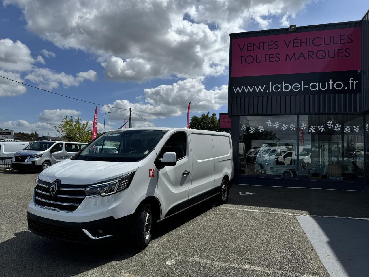 RENAULT Trafic L2H1 3000 Kg 2.0 Blue dCi - 170 2024 III FOURGON Fourgon Advance L2H1 PHASE 3 - Товарно комбе: слика 3 RENAULT Trafic L2H1 3000 Kg 2.0 Blue dCi - 170 2024 III FOURGON Fourgon Advance L2H1 PHASE 3 - Товарно комбе: слика 3