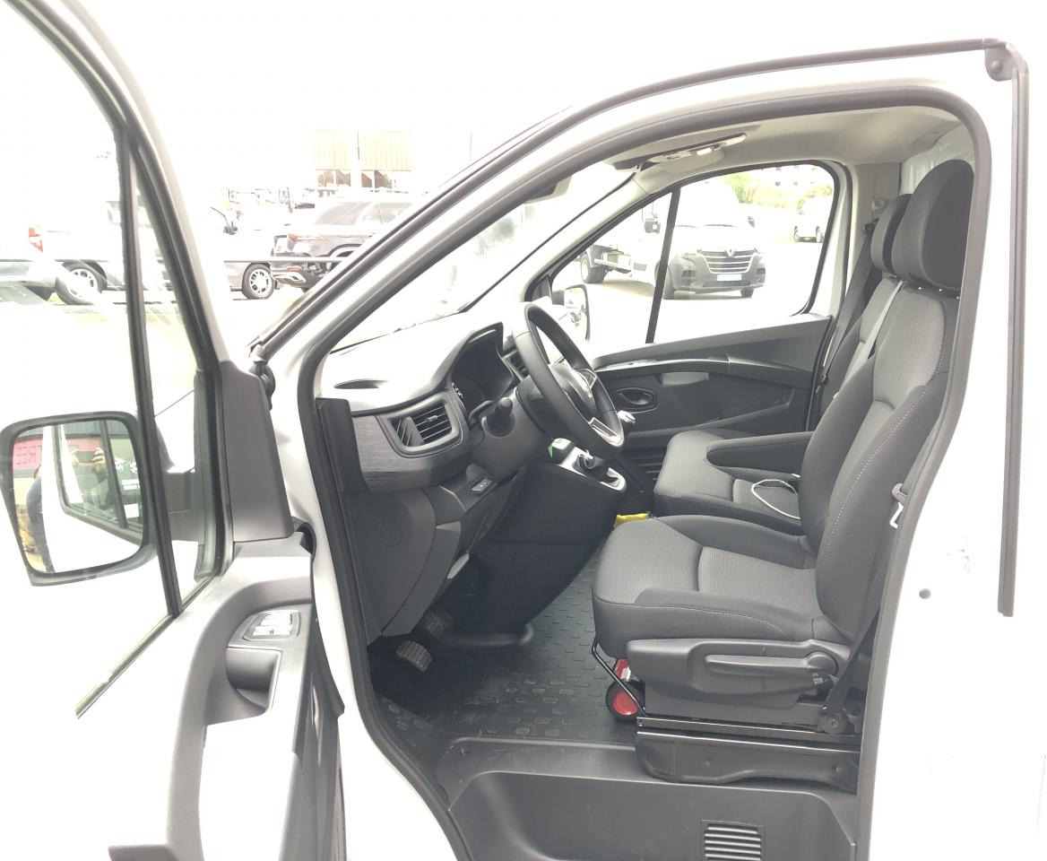 RENAULT Trafic L2H1 3000 Kg 2.0 Blue dCi 170ch ADVANCE - Товарно комбе: слика 5 RENAULT Trafic L2H1 3000 Kg 2.0 Blue dCi 170ch ADVANCE - Товарно комбе: слика 5