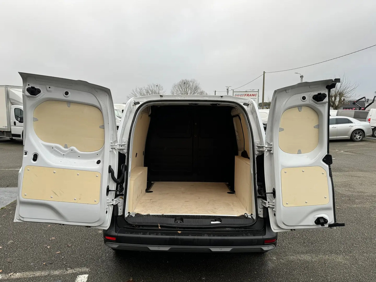 Renault Express 1.5 BLUE DCI 95CH CONFORT 22 - Товарно комбе: слика 3 Renault Express 1.5 BLUE DCI 95CH CONFORT 22 - Товарно комбе: слика 3