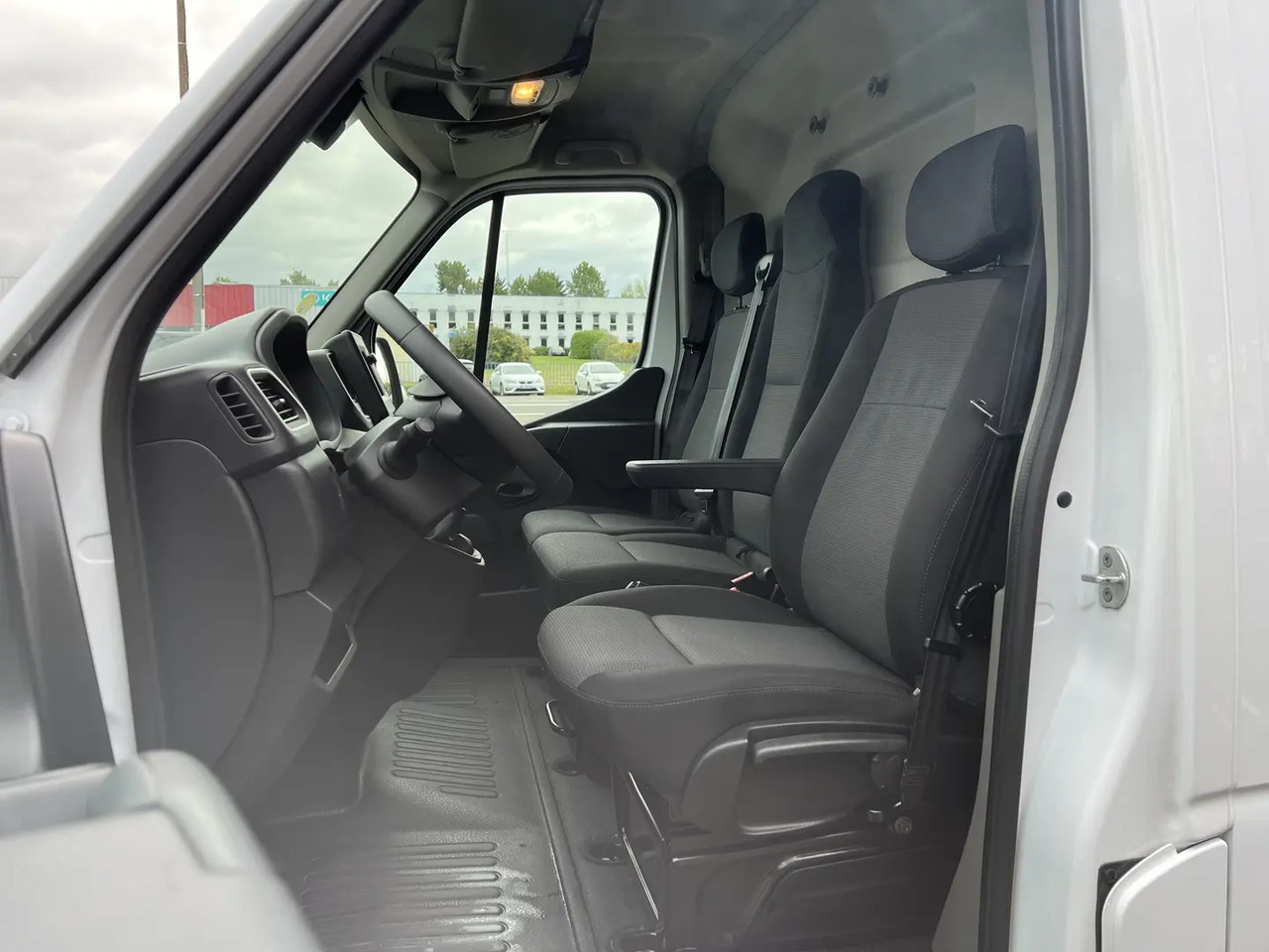Renault Master F3300 L2H2 2.3 BLUE DCI 135CH GRAND CONFORT EURO6 - Товарно комбе: слика 5 Renault Master F3300 L2H2 2.3 BLUE DCI 135CH GRAND CONFORT EURO6 - Товарно комбе: слика 5